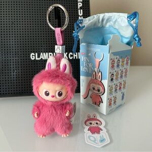 *SOLD* NIB Pop Mart Labubu The Monsters Pin For Love - Pink Q